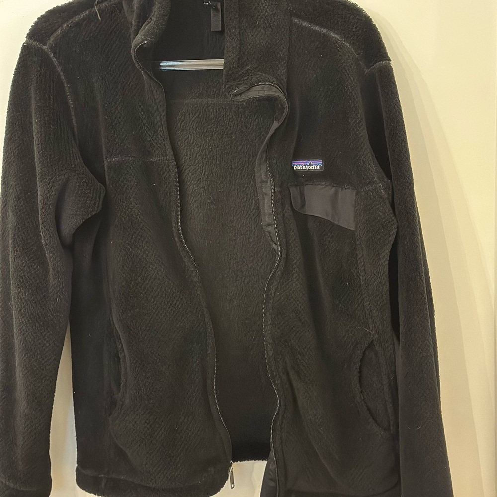 Black fleece Patagonia jacket